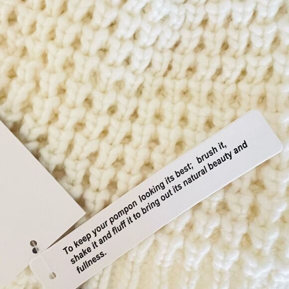 KYI KYI Faux Fur Pompom Classic Wool Beanie Hat,‎ Ivory, One Size, NWT - Picture 5 of 9